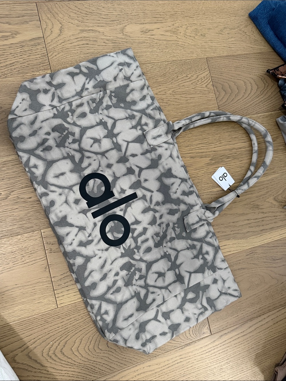 ALO Yoga Gray and White Tie-Dye Canvas Tote